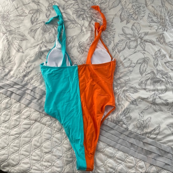 Multicolored one piece NEVER WORN - Picture 2 of 6